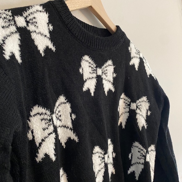 NWT Poof NY Bow Cropped Long Sleeve Crew Neck Sweater, XS - Picture 4 of 5